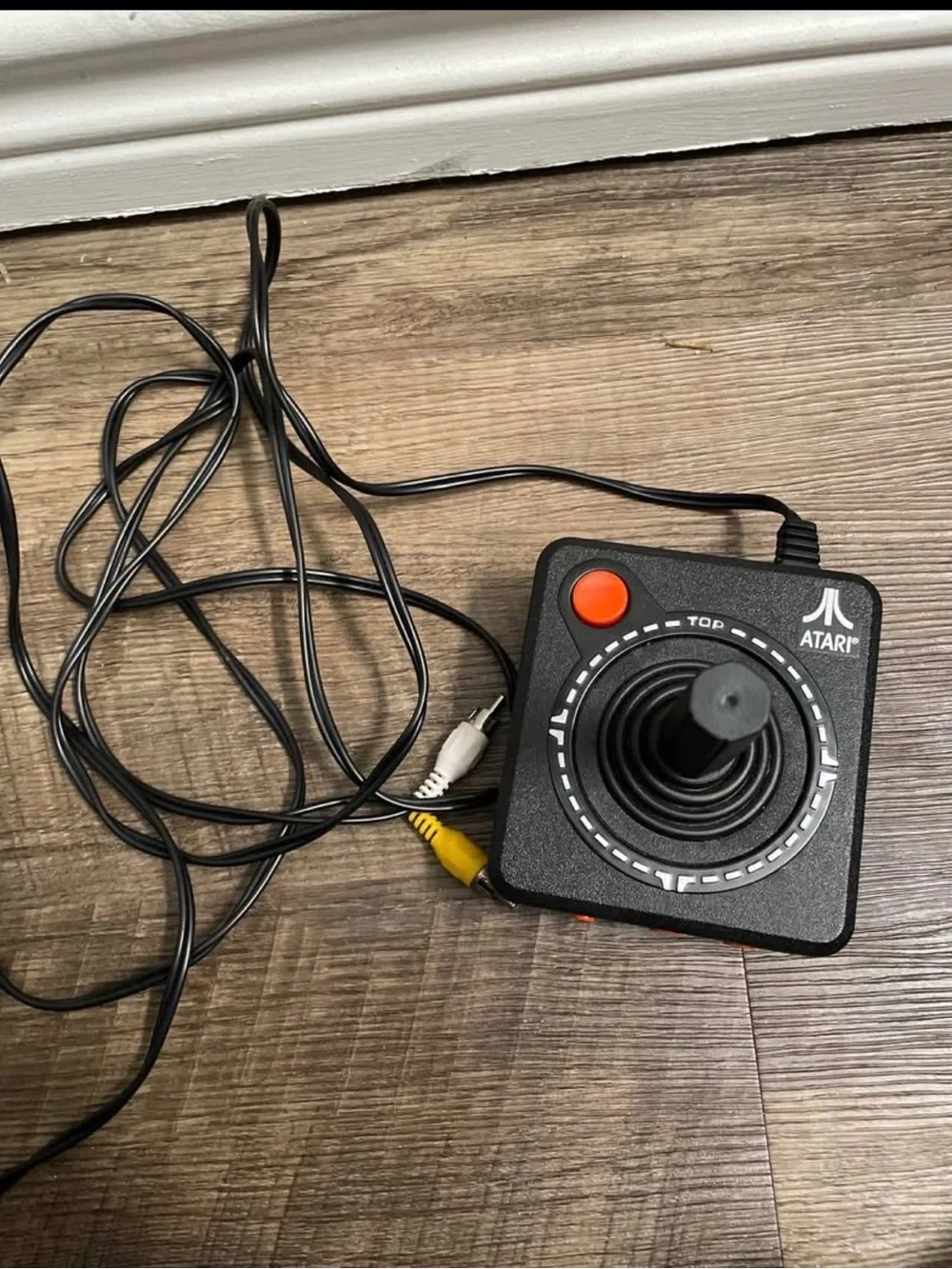 Atari Plug & Play TV Joystick (2002) - 10 Built-in classic retro games